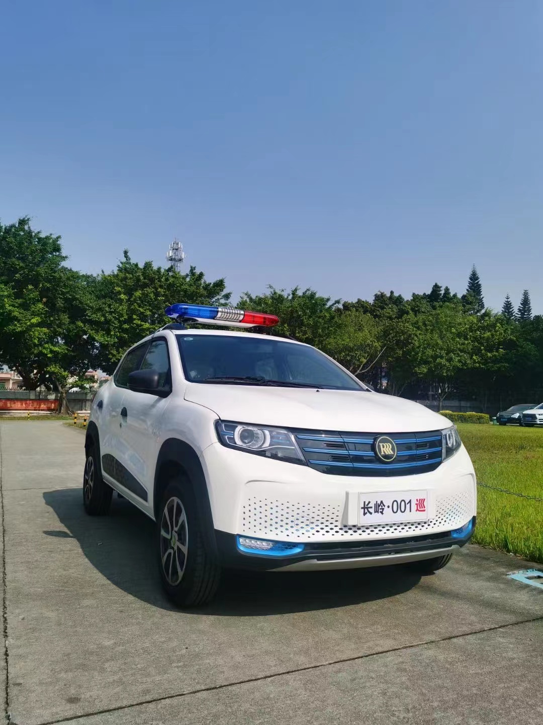 東風(fēng)5座封閉電動(dòng)巡邏車（質(zhì)保叁年）